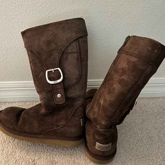 Ugg Boots - Picture 1 of 5